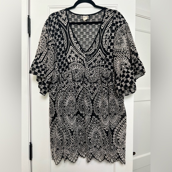 Akemi + Kin Brooke Black & Cream Embroidered Babydoll Mini Tunic Dress (Small) - Picture 5 of 7